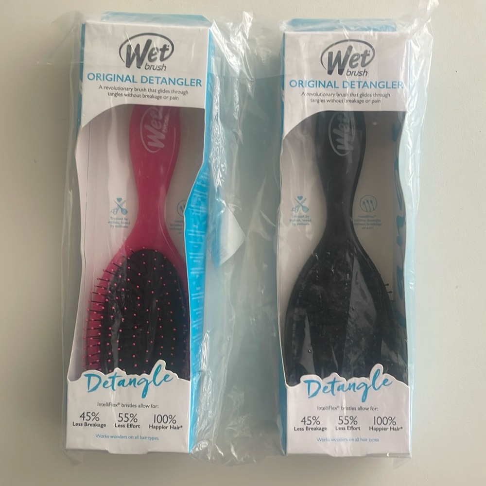 Set of 2 Wet Hair Brushes -Never Used
